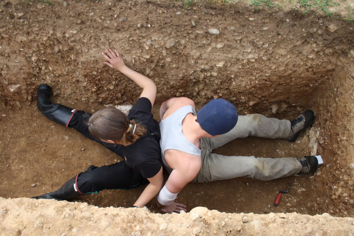 Kate and Scott join forces to take a sample from a reluctant Pegasus Barrow.